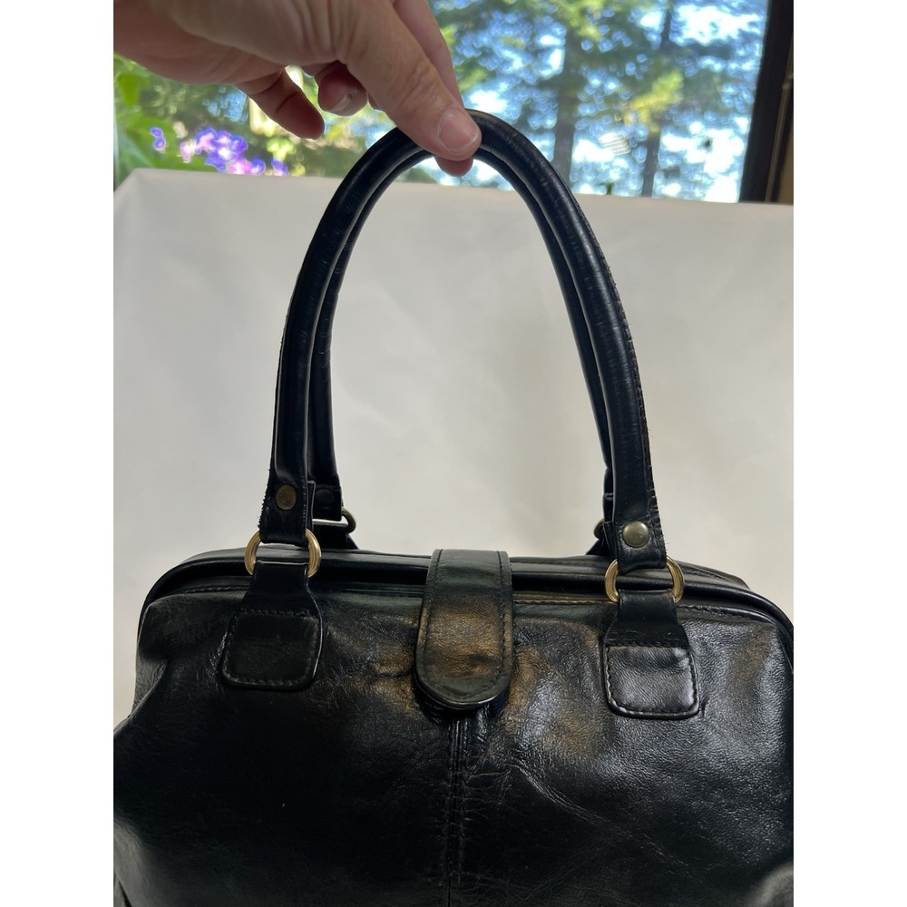 VNG Black Leather Doctor Style Handbag Structured Top Handle Framed Opening